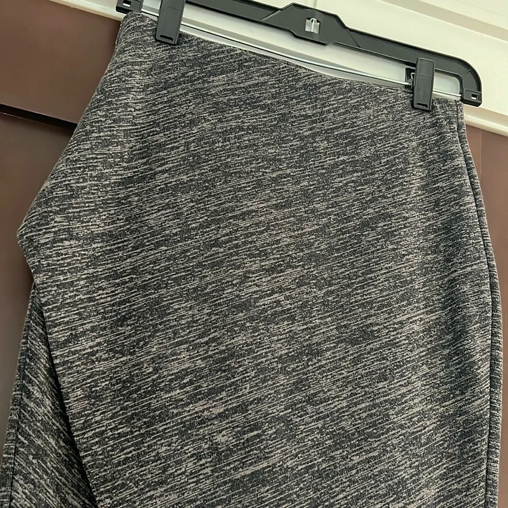 H&M Skirt - Picture 1 of 3